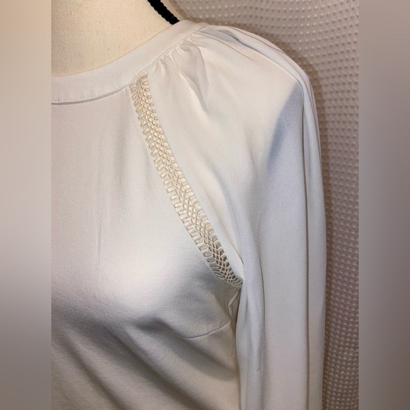 Women’s RW&CO long wide sleeves stretchy white blouse lace accents size small - Picture 4 of 10